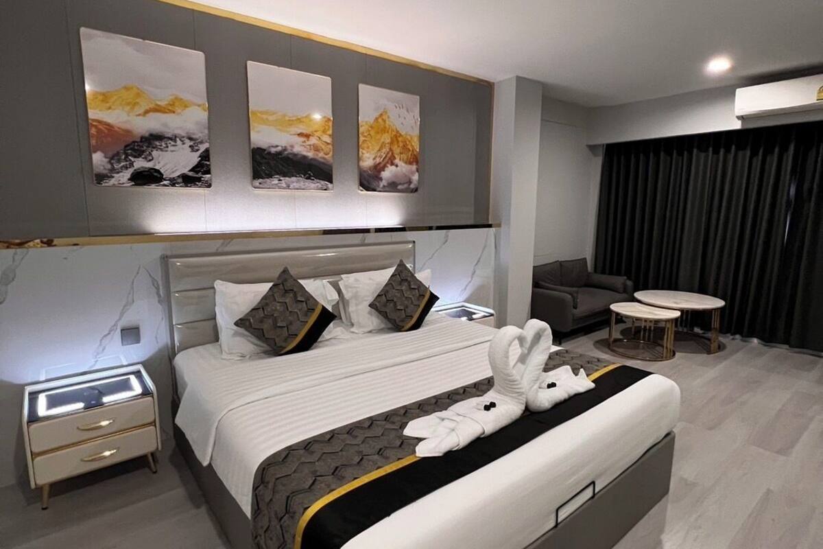 Luxury Room, Non Smoking | Free WiFi, bed sheets