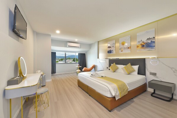 Super Deluxe Room, 1 King Bed | Free WiFi, bed sheets - Berich Hotel (Tak)