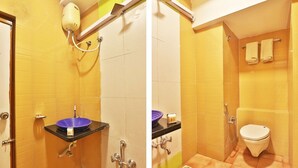 Deluxe tweepersoonskamer, 1 tweepersoonsbed, niet-roken | Badkamer | Een douche, gratis toiletartikelen, handdoeken