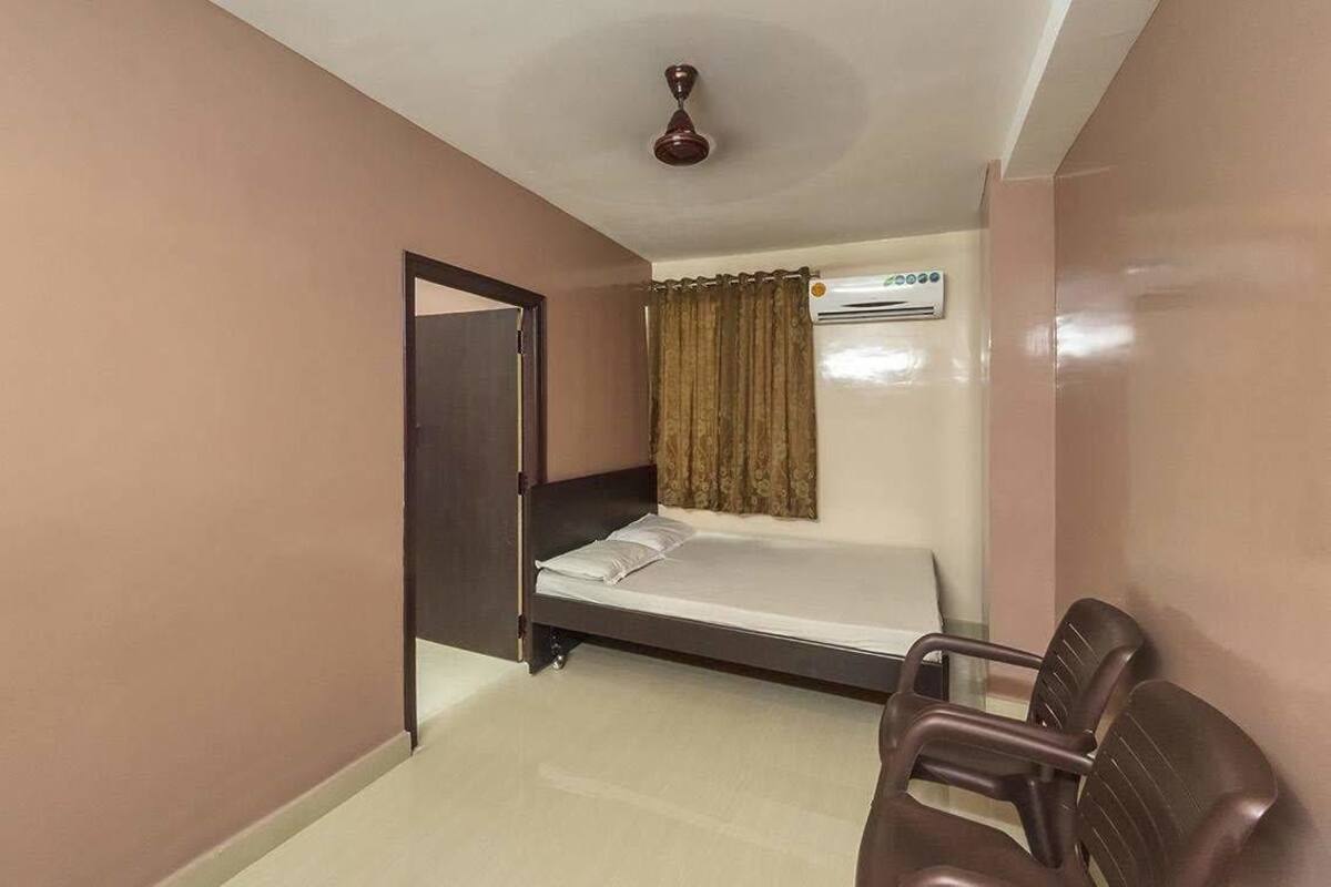 Standard Double Room, 1 Double Bed, Accessible, Smoking