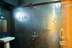 Cottage Royal, 1 giường đôi, không hút thuốc | Phòng tắm | Buồng tắm vòi sen 