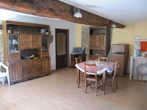 Family Studio, Non Smoking | Living area | Books - La Casa dei Mimirs (Garbagna)