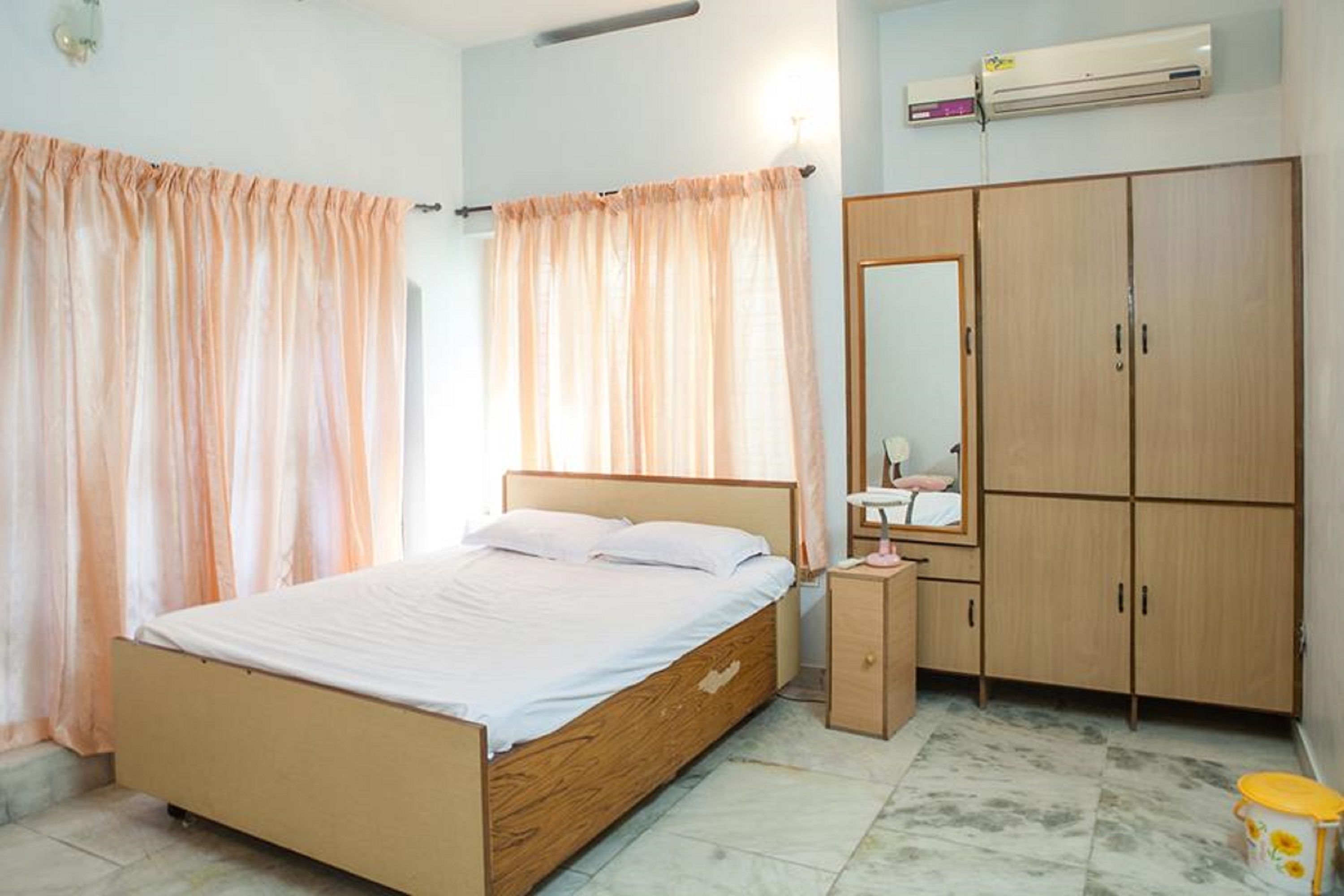 deluxe room, 1 double bed, non smoking | in-room safe, wifi