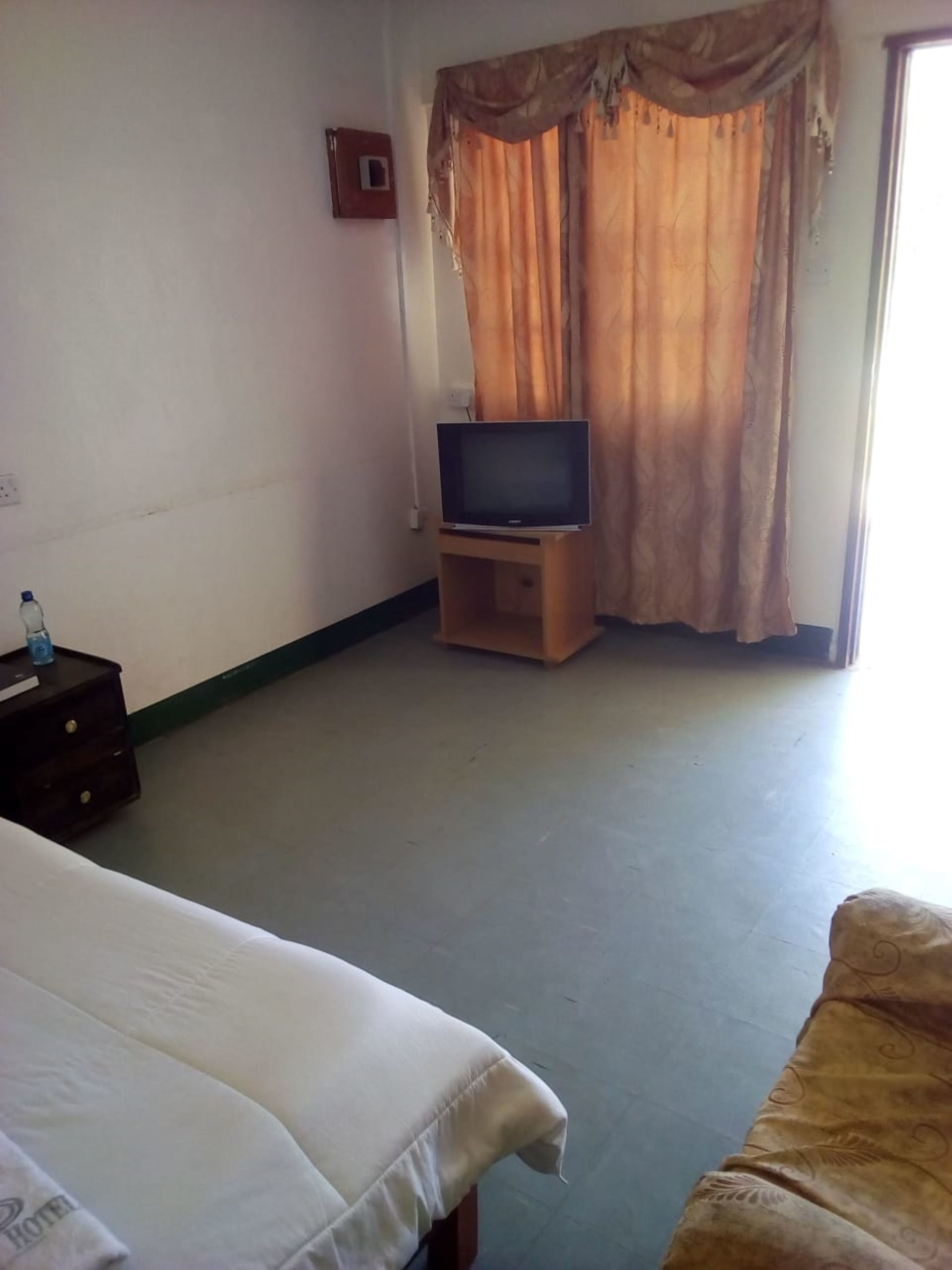 standard double room, 1 double bed | television