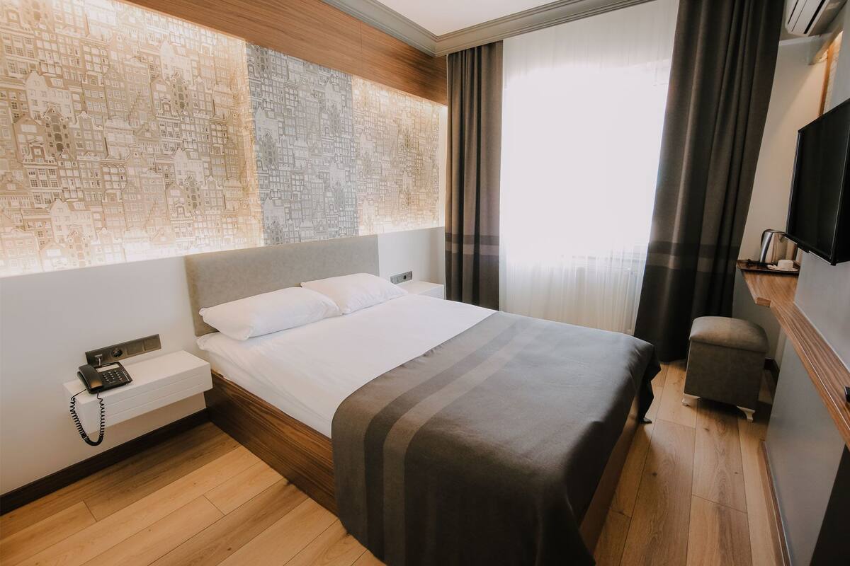 Minibar, desk, blackout curtains, soundproofing