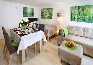 Condo | Área de estar | TV de tela plana