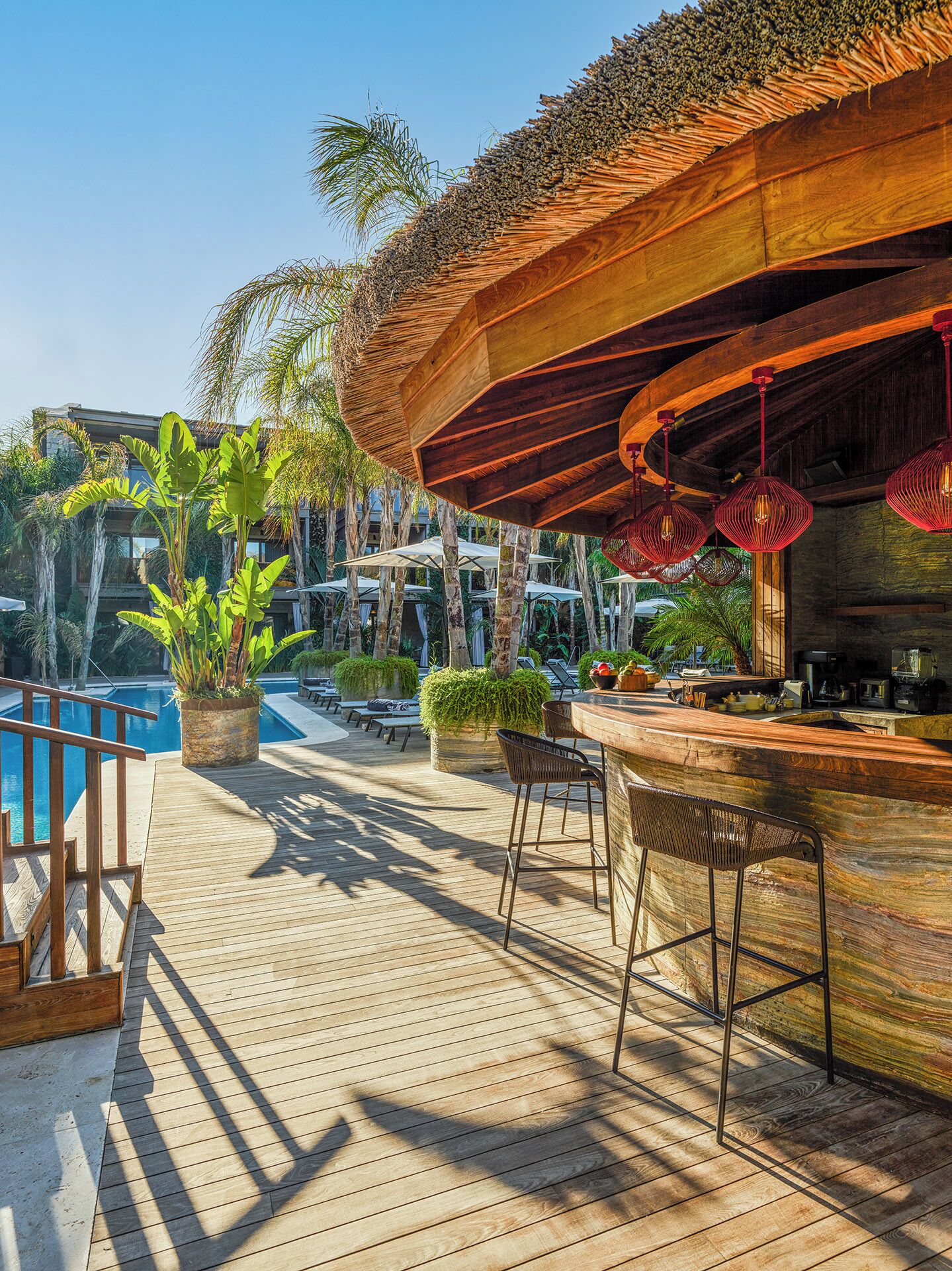 Bar junto a la piscina