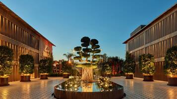 Facciata della struttura - sera/notte