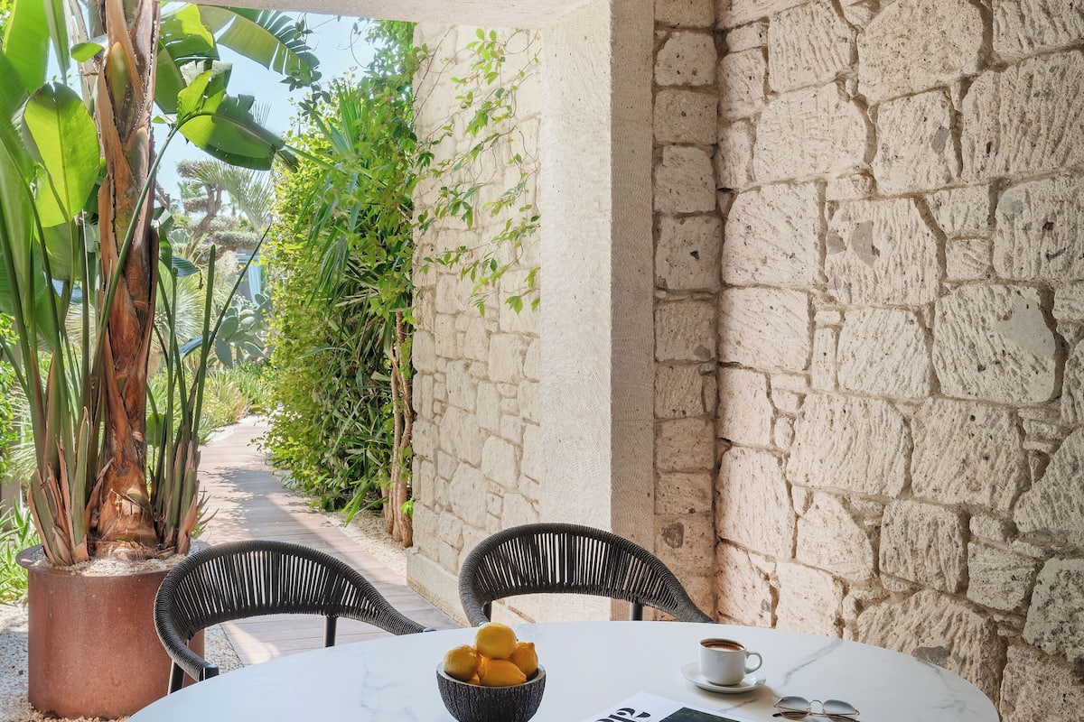 Comfort Corner Room | 1 kamar tidur, seprai Frette Italia, dan seprai premium