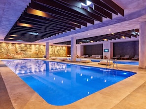 2 indoor pools, 5 outdoor pools, pool umbrellas, pool loungers