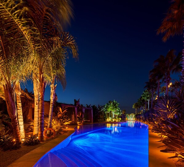 Laguna Private Suite Swim Up Terrace | 1 bedroom, Frette Italian sheets, premium bedding, down comforters