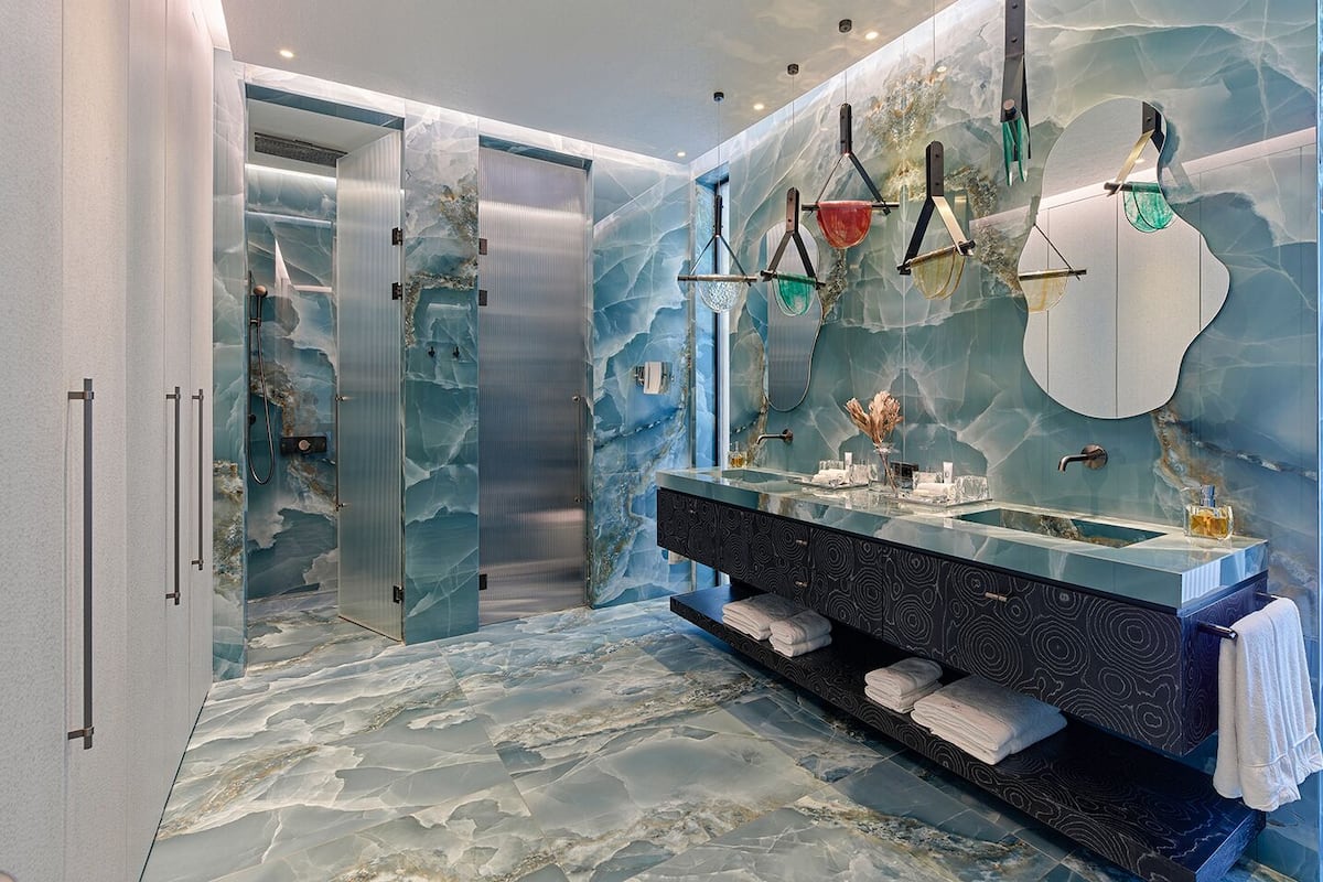 The Beach Villa | Kamar mandi | Shower, pancuran hujan, dan perlengkapan mandi desainer