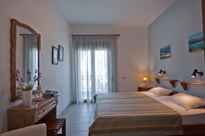 Standard Double Room, 1 Queen Bed, Sea View, Beachfront