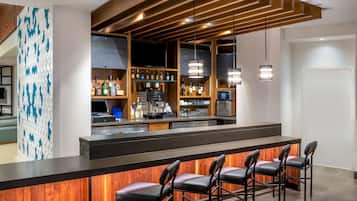 Bar (trong khuôn viên)