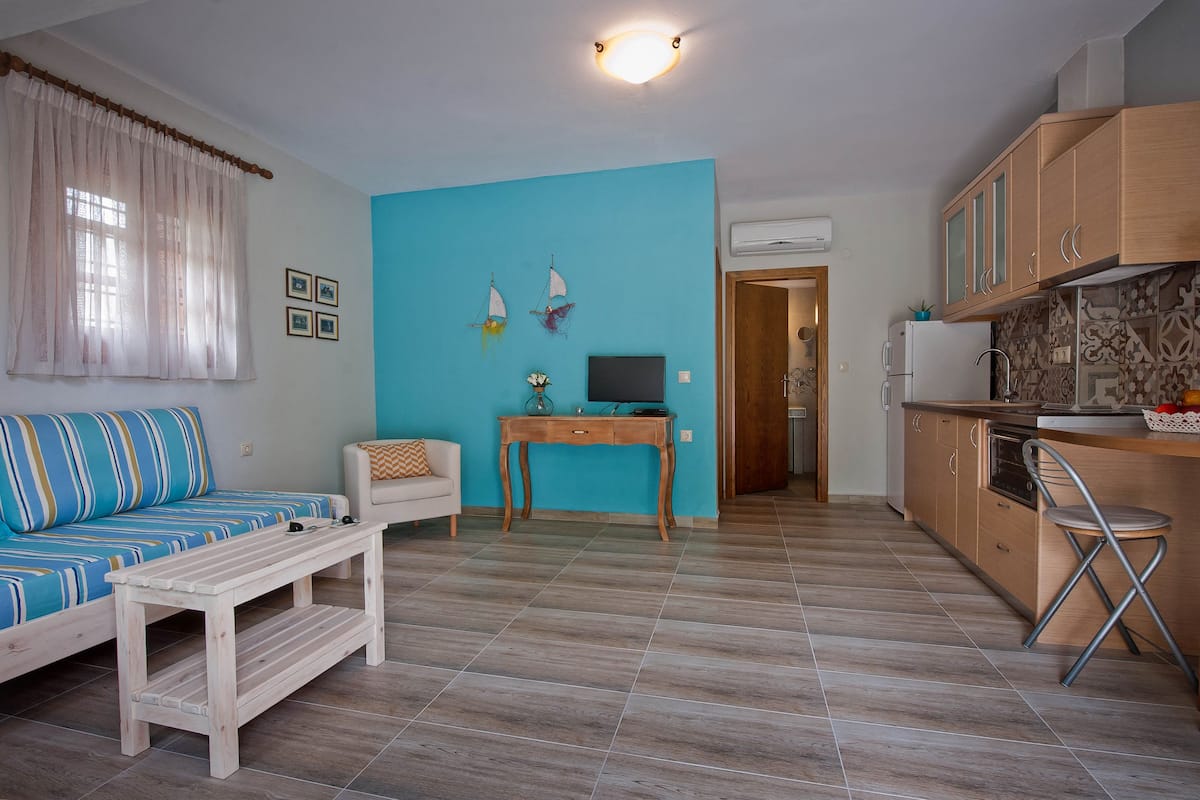 Family Apartment, 1 Bedroom | Hypo-allergenic bedding available, in-room safe, blackout drapes