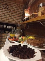 Café da manhã com buffet grátis todos os dias