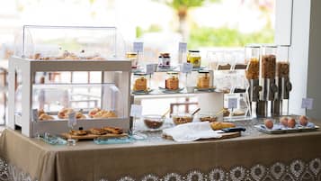 Free daily full breakfast