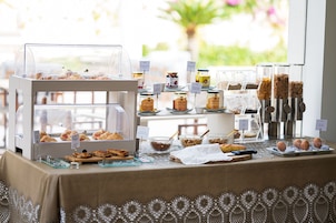 Desayuno completo incluido todos los días 