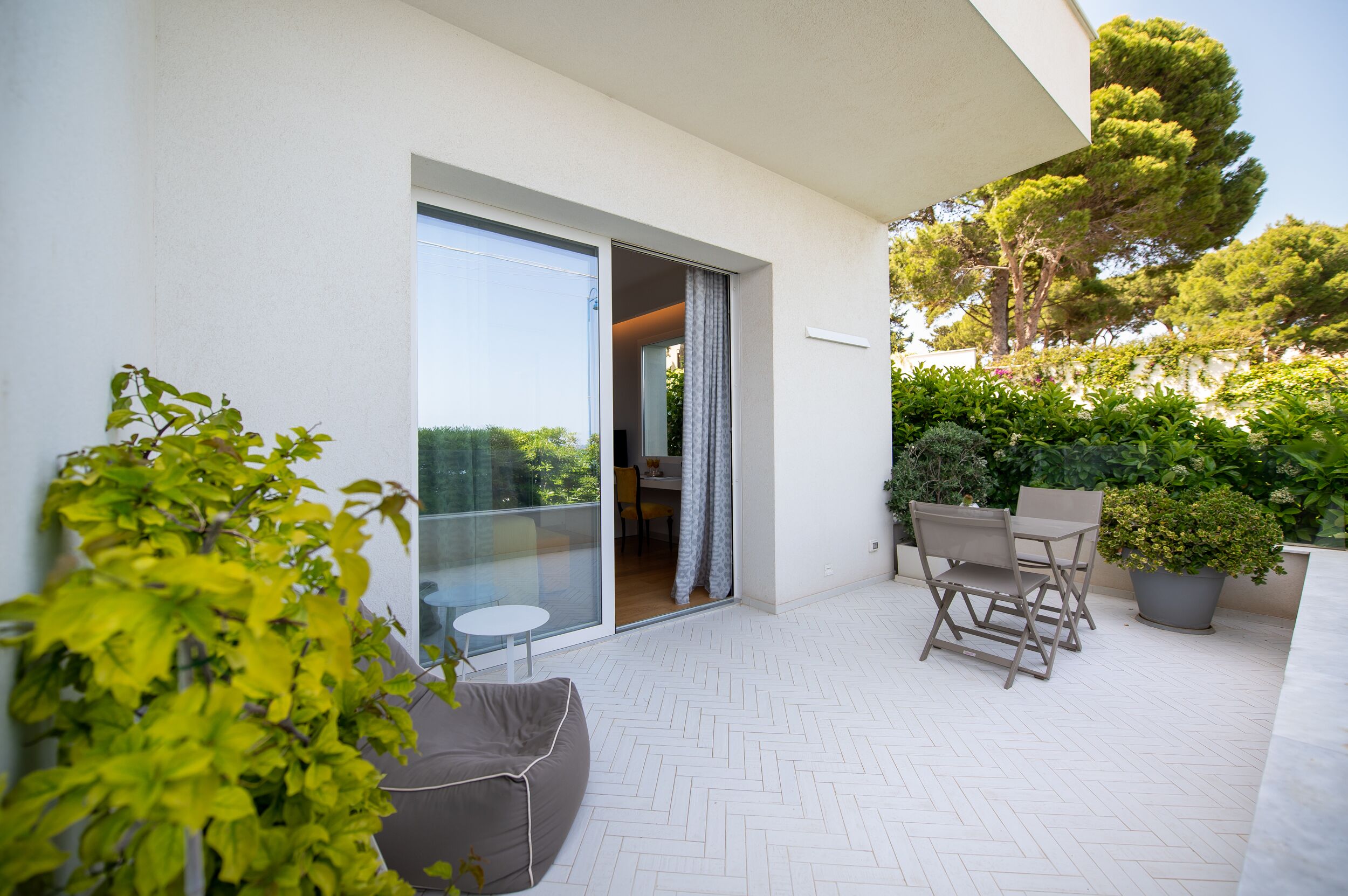 standard double room, balcony | premium bedding, down duvets, memory-foam beds, minibar