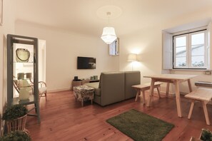 Departamento, 2 habitaciones, 2 baños | Sala de estar | Televisión LCD 