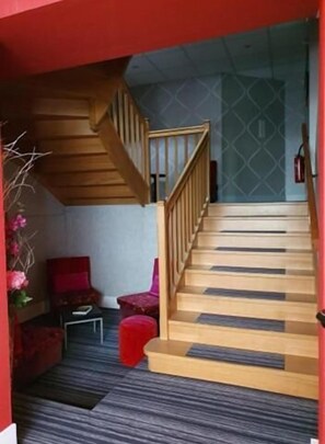 Interior - Logis Hôtel Schaeffer Rest St Georges (Serrieres)