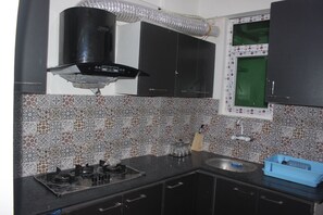 Apartment, 1 Double Bed, Non Smoking | Private kitchen