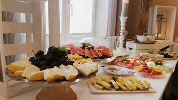 Daily buffet breakfast for a fee