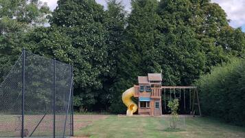 Children’s play area – outdoor