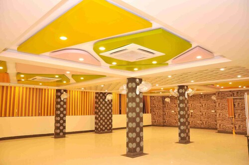 OYO 2450 Hotel Laxmi Residency