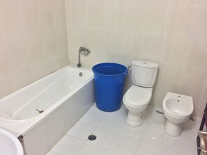Kostenlose Toilettenartikel, Handtücher