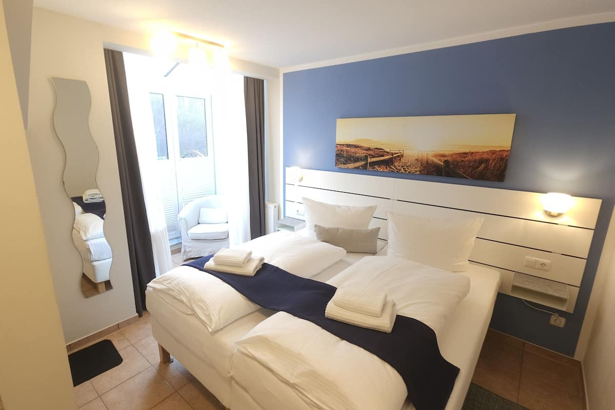 Double Room, Balcony | Down duvets, blackout curtains, iron/ironing board (on request)