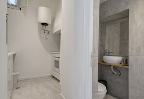 Shower, hair dryer, towels - Santos Classic by Homing (Lisbon)