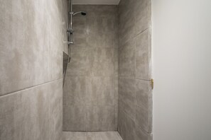 Apartment, 1 Schlafzimmer, Küche | Dusche im Bad