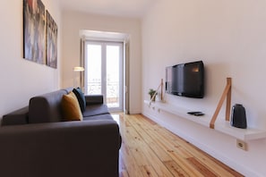 Apartment, 1 Bedroom, Kitchen | Living room | Flat-screen TV