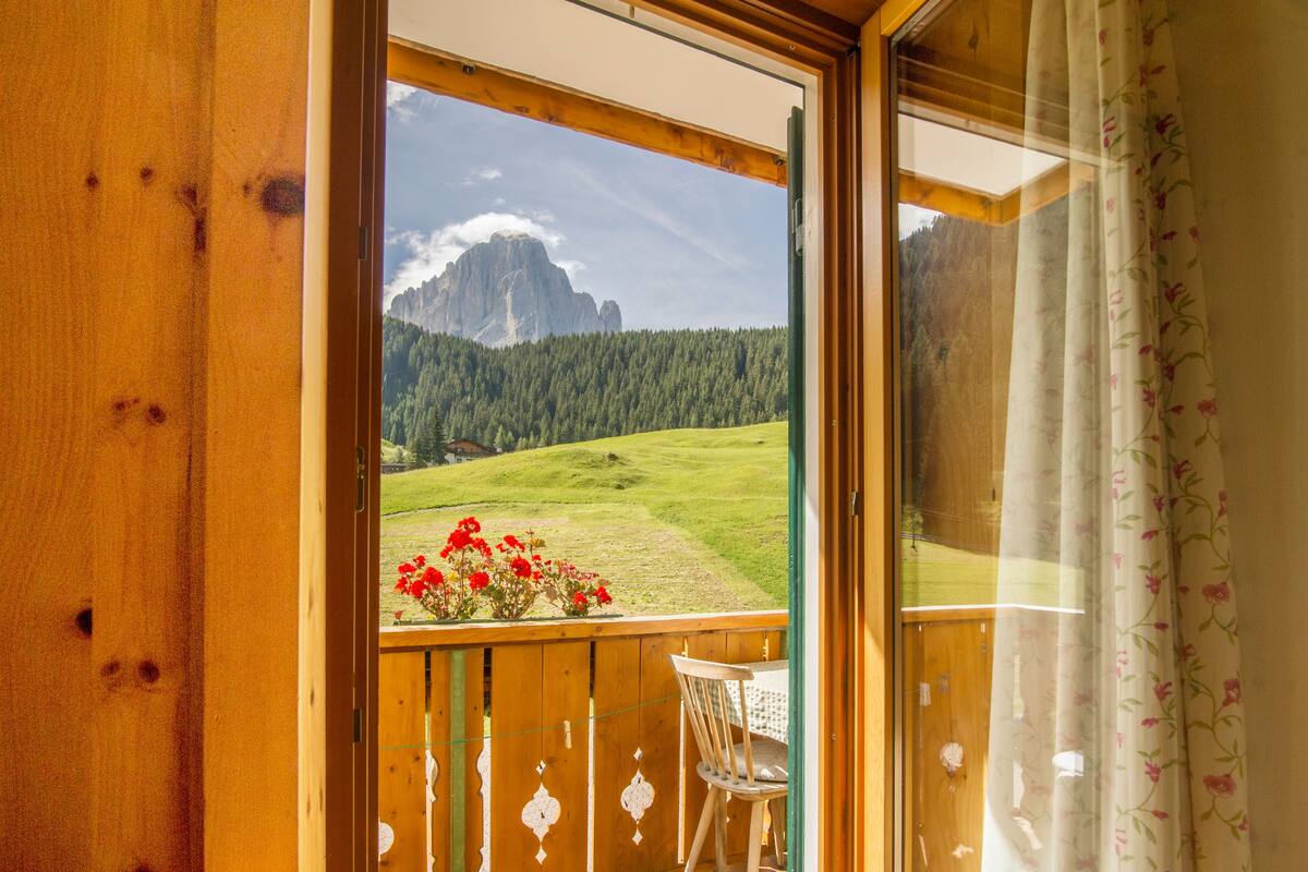 Triple Room, Balcony, Mountain View | In-room safe, desk, iron/ironing board (on request), bed sheets