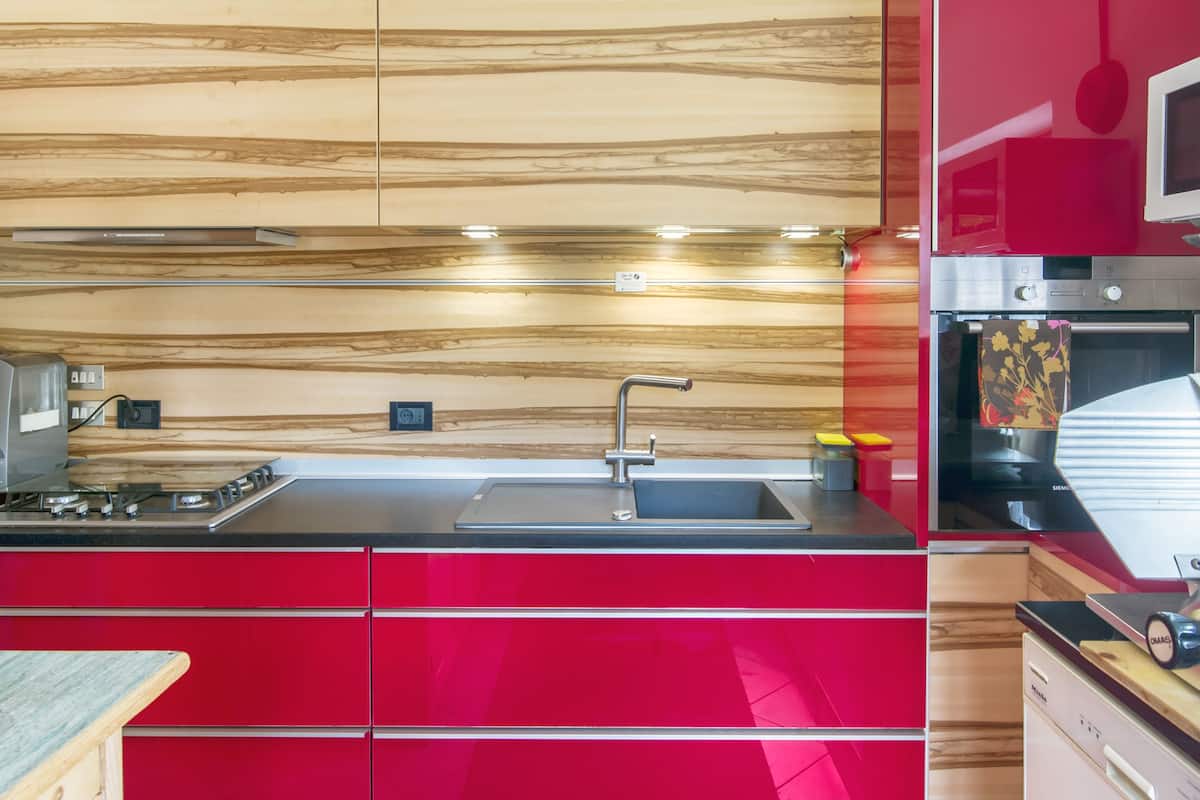 fridge, microwave, coffee/tea maker