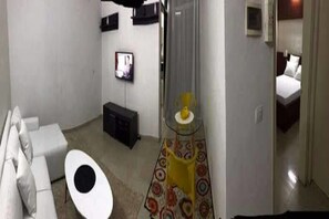 舒适公寓 | 埃及棉床单、高档床上用品、办公桌、遮光窗帘