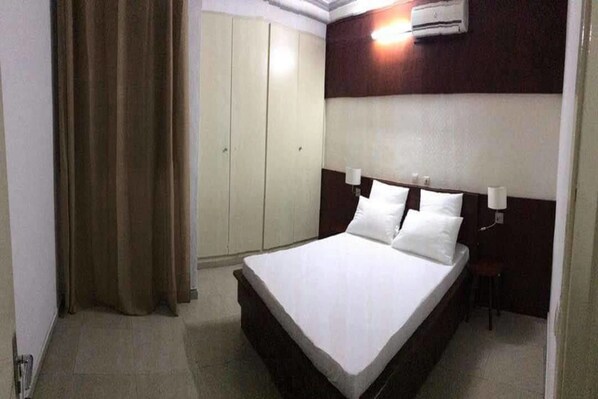 舒適公寓 | 埃及棉床單、高級寢具、書桌、遮光布/窗簾