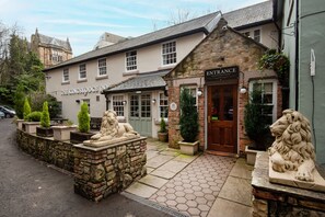 Front of property - The Kingslodge Inn - The Inn Collection Group (Durham)