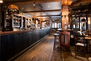 Restaurant - The Hog's Head Inn - The Inn Collection Group (Alnwick)