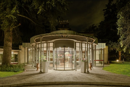 Facciata della struttura. Meditur Hotel Bologna