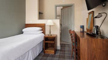 Single Room | In-room safe, desk, iron/ironing board, free WiFi