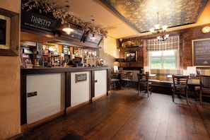 Bar (on property) - The Lindisfarne Inn - The Inn Collection Group (Berwick-upon-Tweed)