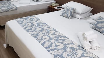 Standard Triple Room | Minibar, desk, free WiFi, bed sheets