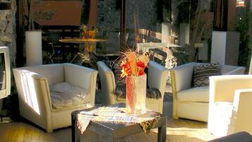 Área de estar no saguão