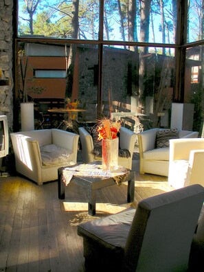 Sala de estar en el lobby