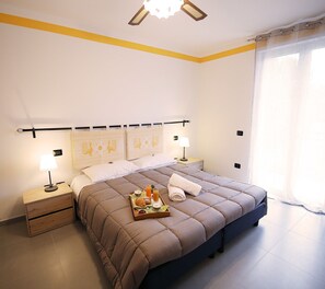 Family Quadruple Room (Margherita) | Premium bedding, pillowtop beds, minibar, individually decorated - I Fiori di Margherita Luxury B&B (Perugia)