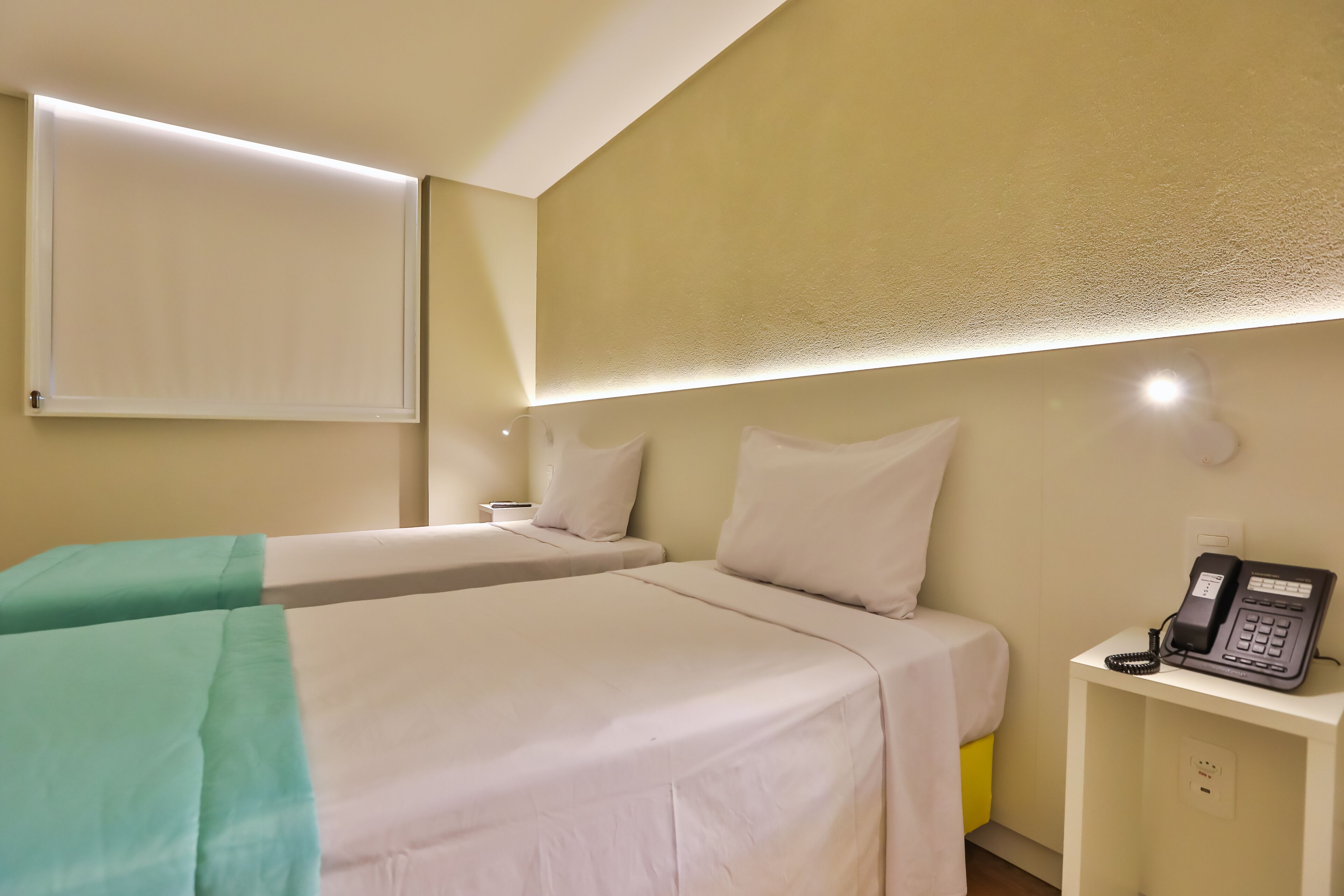 standard room, 2 single beds | in-room safe, individually furnished, desk, laptop workspace