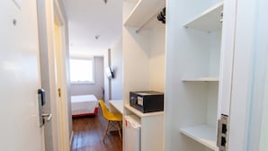 Standard Room, 1 Queen Bed | In-room safe, desk, laptop workspace, soundproofing - Transamerica Fit Serra (Serra)