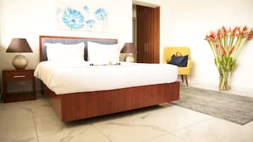 1 bedroom, Egyptian cotton sheets, premium bedding, in-room safe
